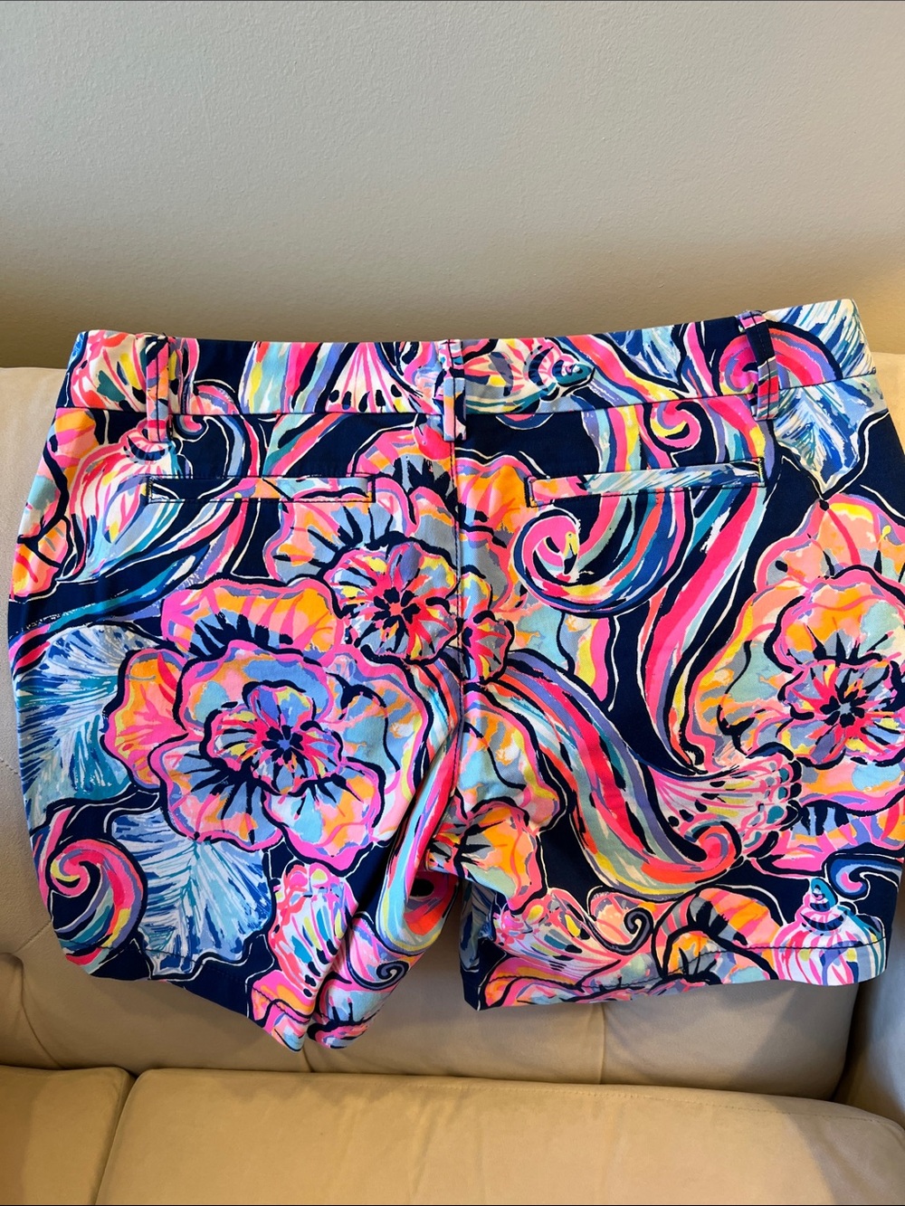 NWT Lilly Pulitzer Navy Multi Floral Print Bermuda Shorts - Picture 6 of 8